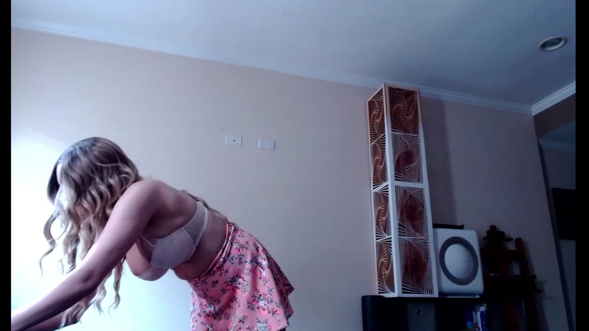 Gallery image thumbnail from VIX_SPY's myfreecams stream on, 06/20/2023, 18:16 image 8 of 20