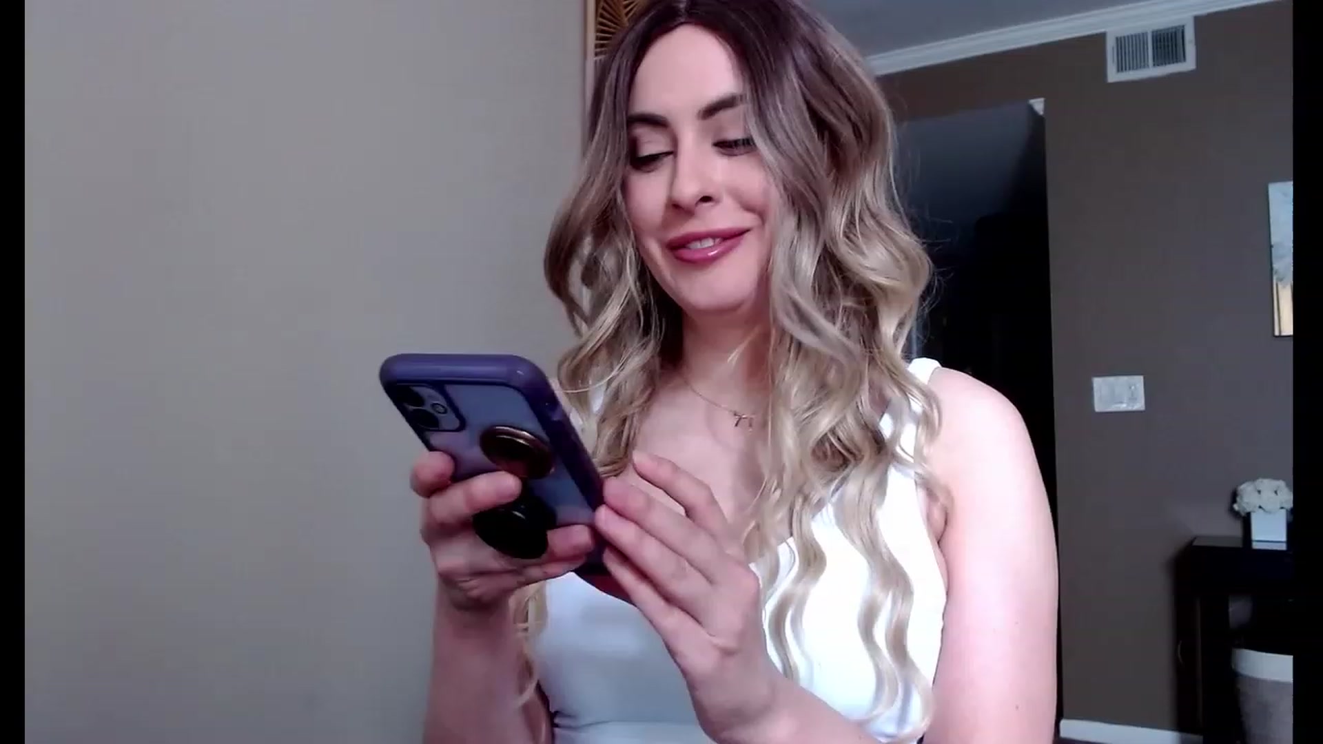 Gallery image thumbnail from VIX_SPY's myfreecams stream on, 06/28/2023, 17:35 image 3 of 20
