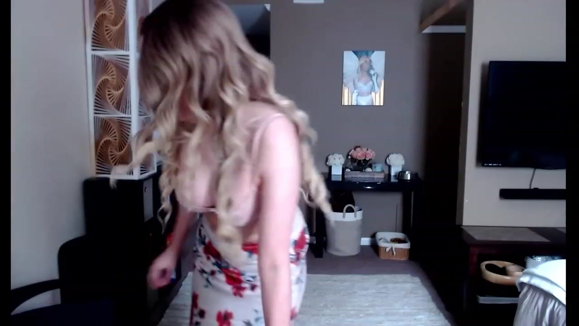 Gallery image thumbnail from VIX_SPY's myfreecams stream on, 06/28/2023, 17:35 image 20 of 20