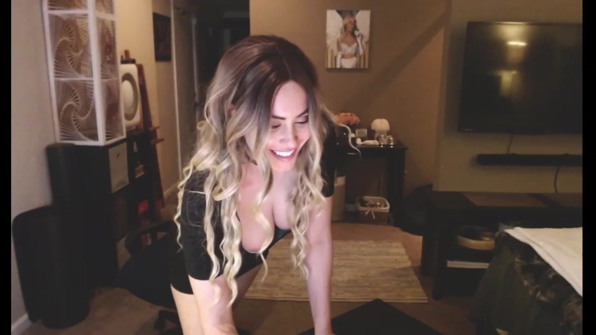 Gallery image thumbnail from VIX_SPY's myfreecams stream on, 07/16/2023, 02:18 image 4 of 20