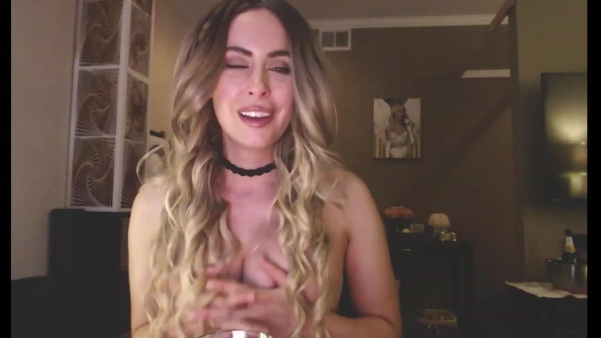 Gallery image thumbnail from VIX_SPY's myfreecams stream on, 07/16/2023, 04:50 image 17 of 20