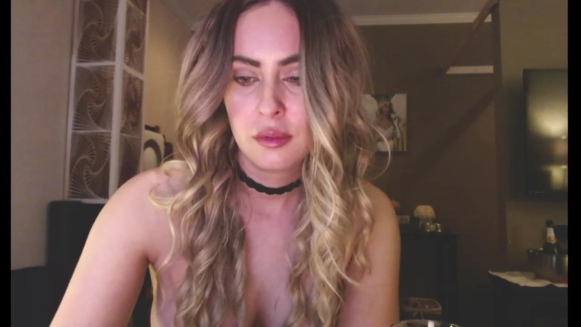 Gallery image thumbnail from VIX_SPY's myfreecams stream on, 07/16/2023, 04:50 image 18 of 20