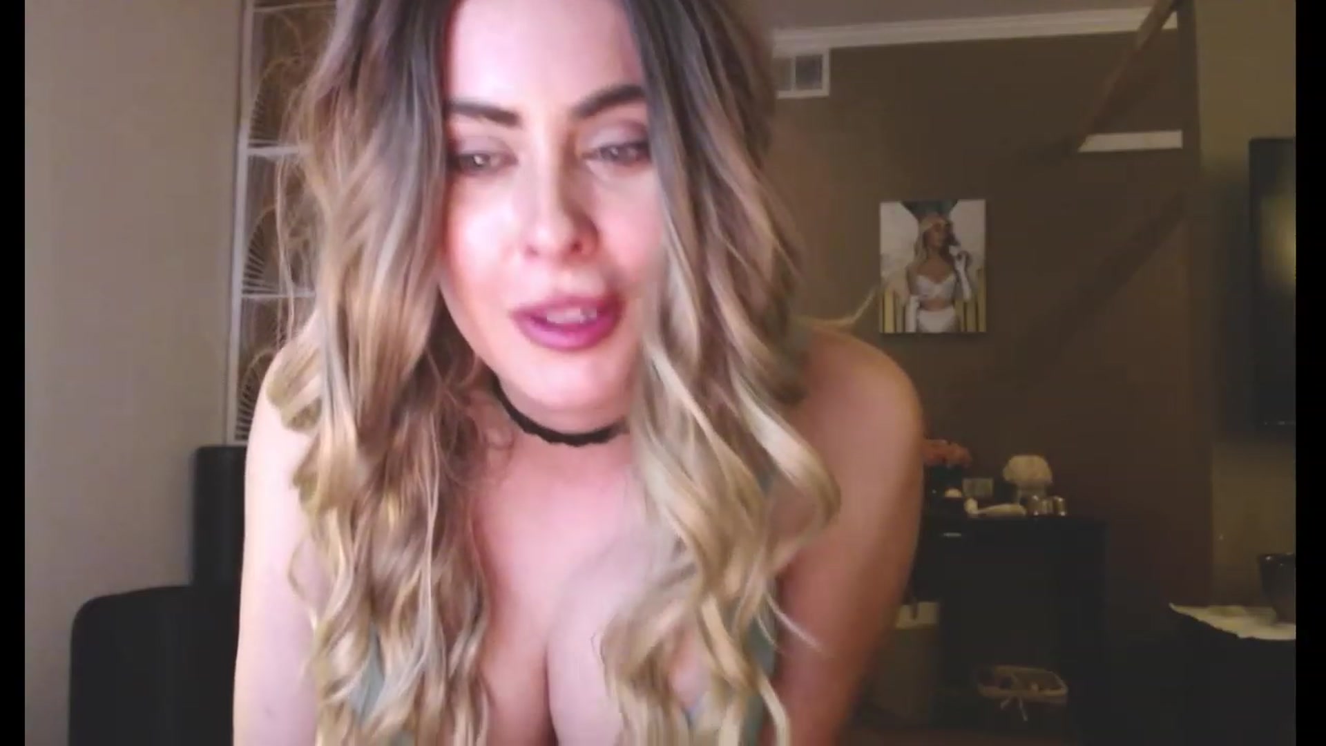 Gallery image thumbnail from VIX_SPY's myfreecams stream on, 07/16/2023, 04:50 image 9 of 20