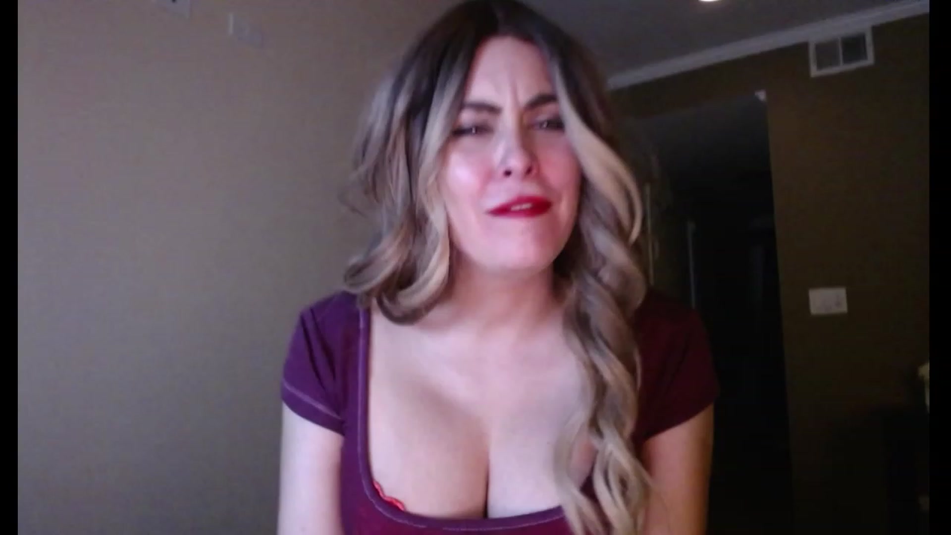 Gallery image thumbnail from VIX_SPY's myfreecams stream on, 09/19/2023, 07:36 image 10 of 20