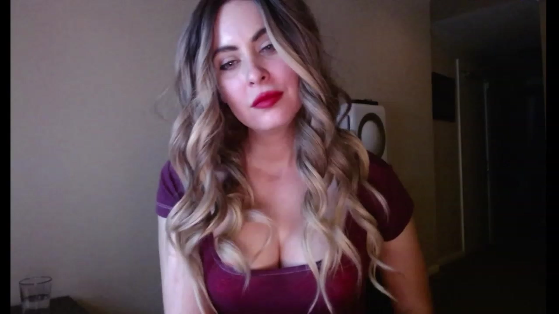 Gallery image thumbnail from VIX_SPY's myfreecams stream on, 09/19/2023, 07:36 image 5 of 20