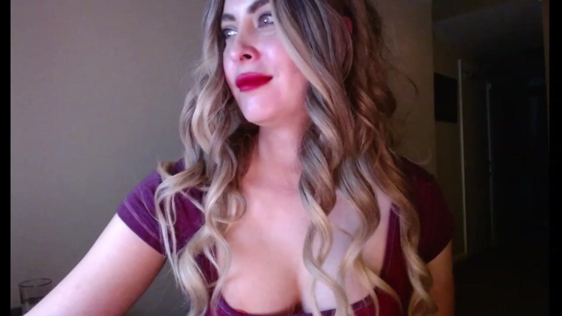 Gallery image thumbnail from VIX_SPY's myfreecams stream on, 09/19/2023, 07:36 image 4 of 20