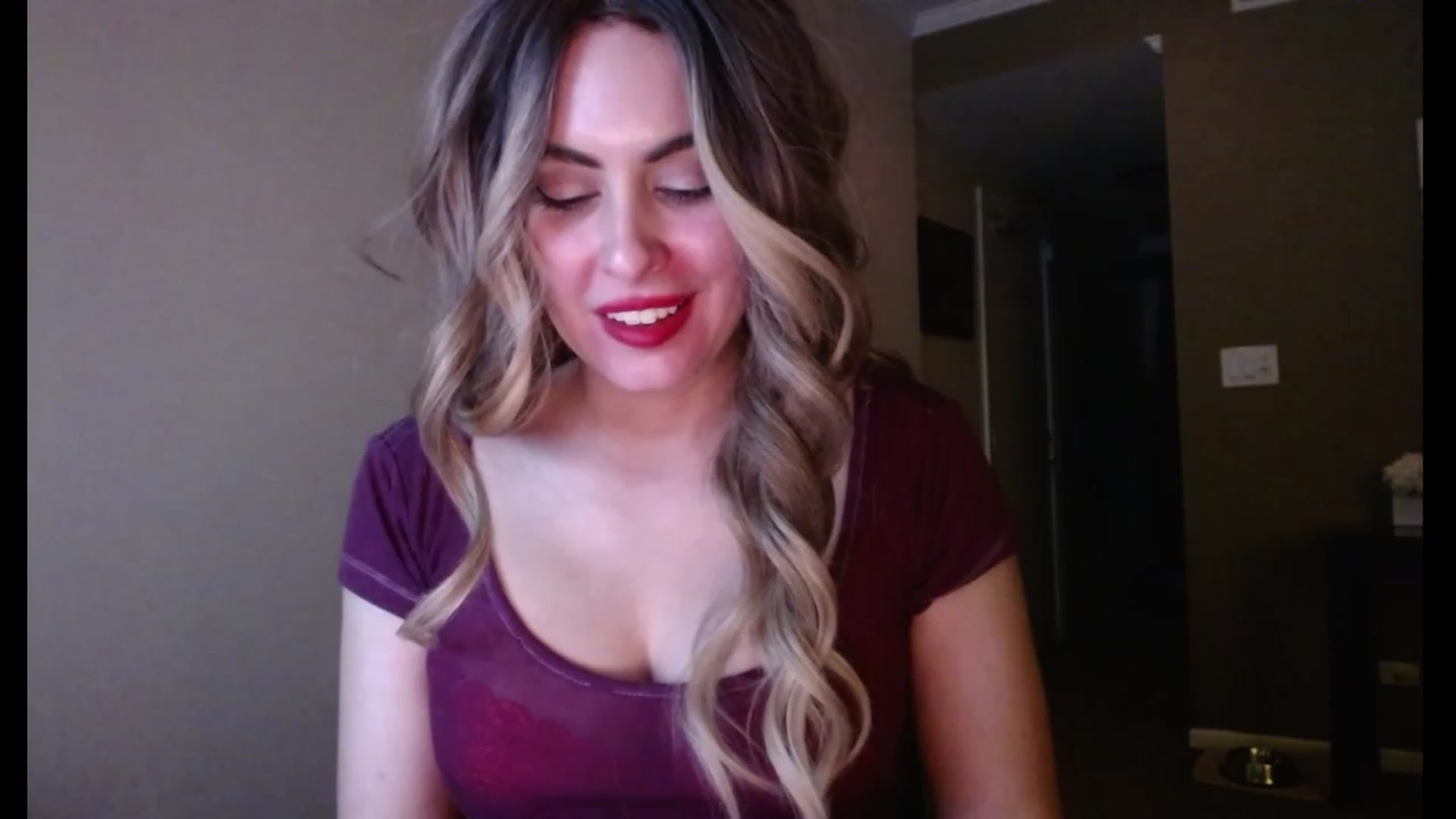 Gallery image thumbnail from VIX_SPY's myfreecams stream on, 09/19/2023, 07:36 image 14 of 20
