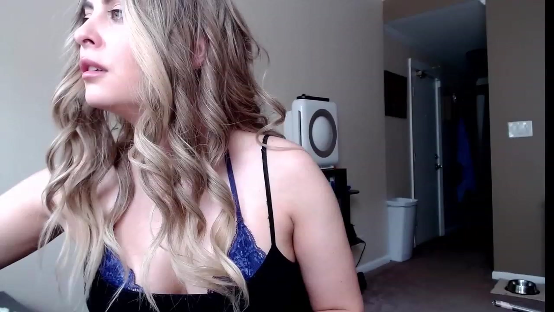 Gallery image thumbnail from VIX_SPY's myfreecams stream on, 09/20/2023, 21:14 image 3 of 20
