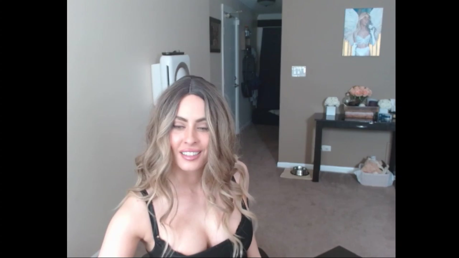 Gallery image thumbnail from VIX_SPY's myfreecams stream on, 09/26/2023, 20:12 image 1 of 20