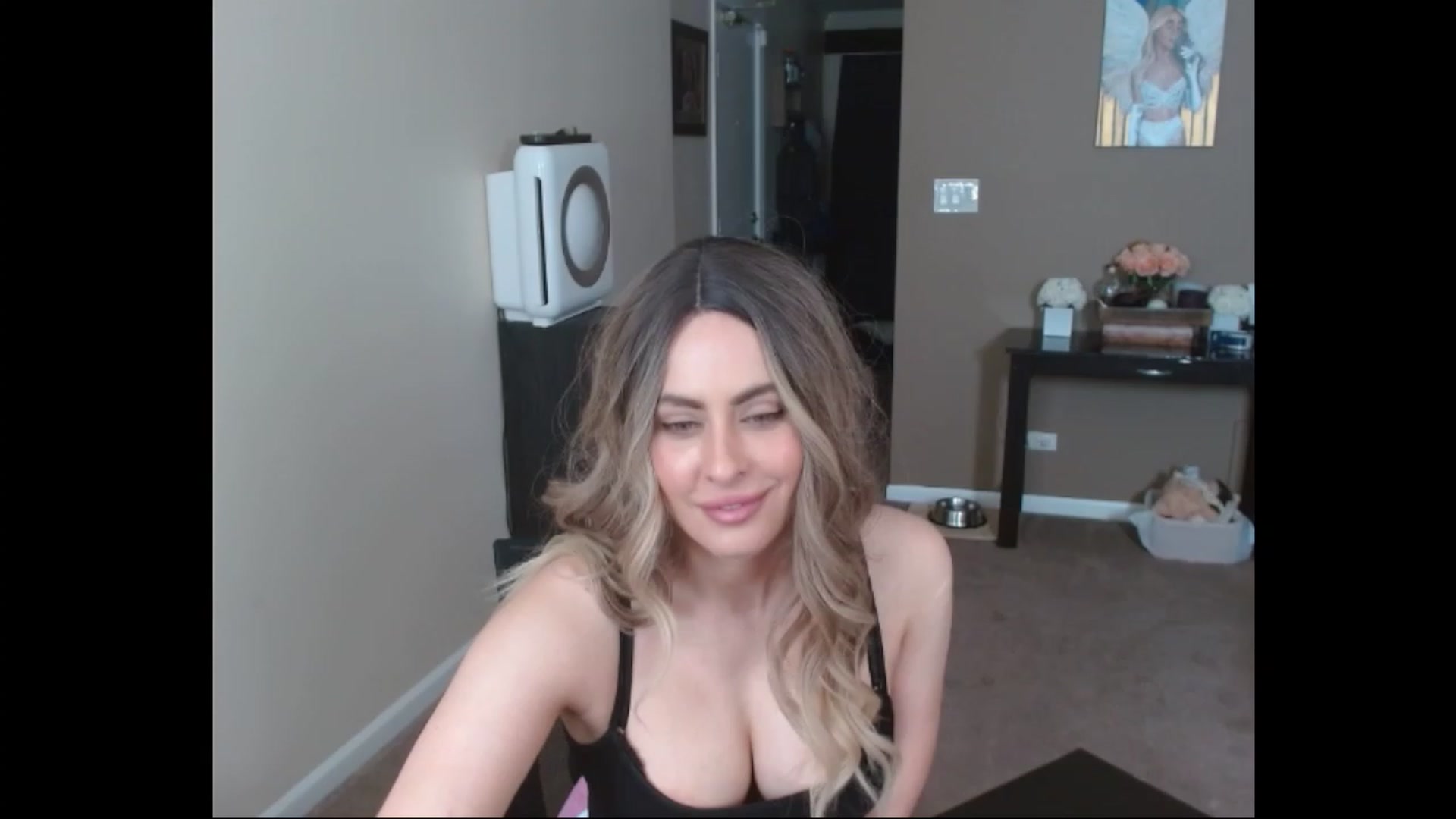 Gallery image thumbnail from VIX_SPY's myfreecams stream on, 09/26/2023, 20:12 image 5 of 20