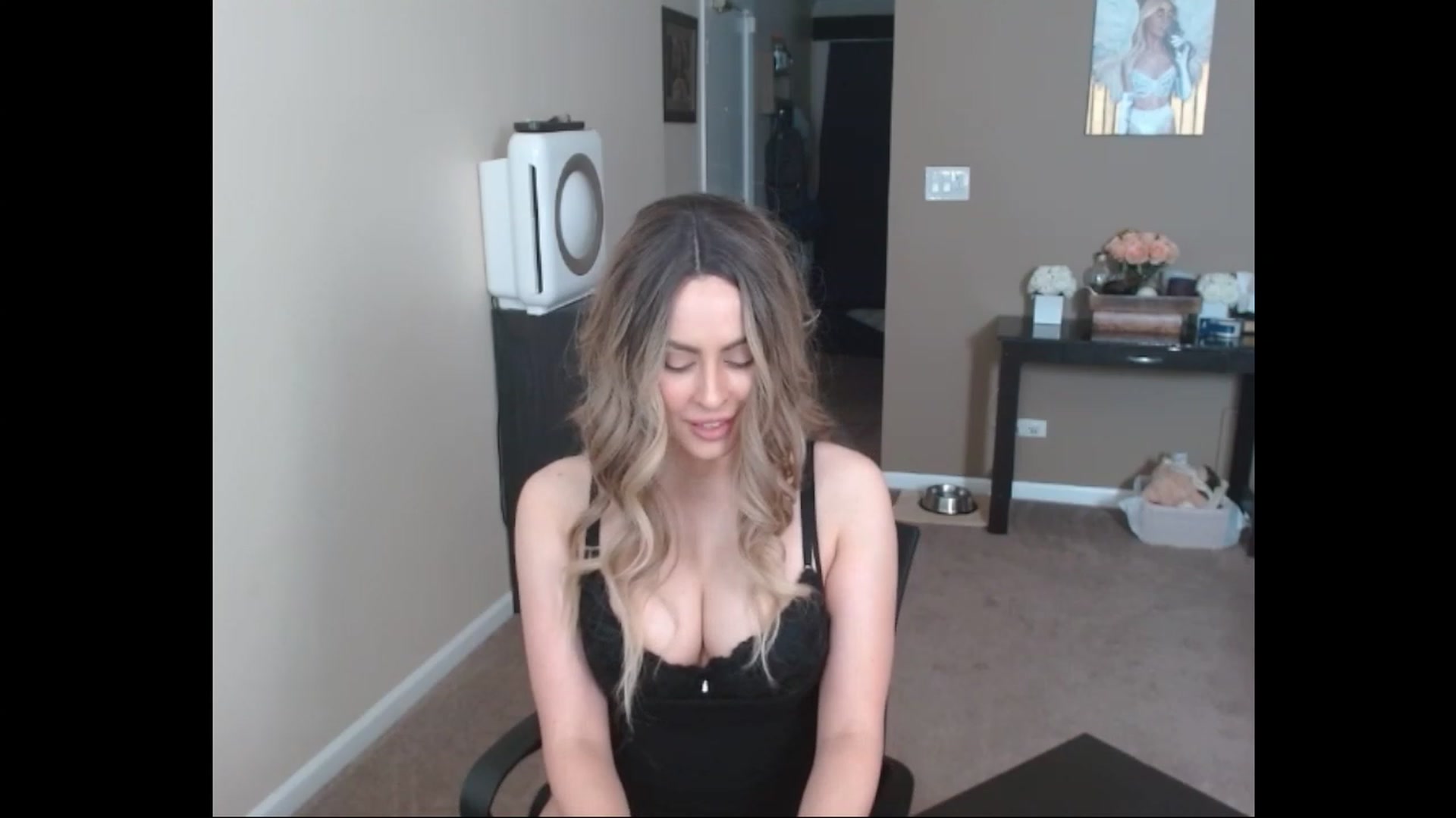 Gallery image thumbnail from VIX_SPY's myfreecams stream on, 09/26/2023, 20:12 image 12 of 20