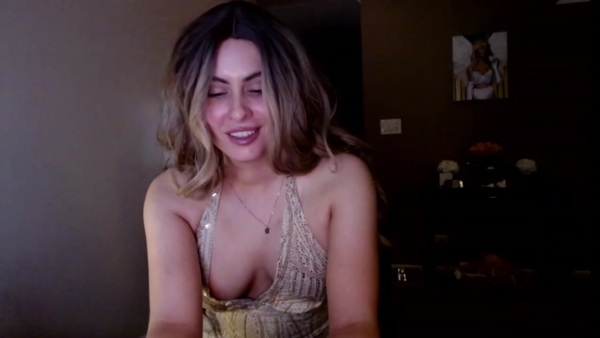 Gallery image thumbnail from VIX_SPY's myfreecams stream on, 09/29/2023, 04:54 image 1 of 20