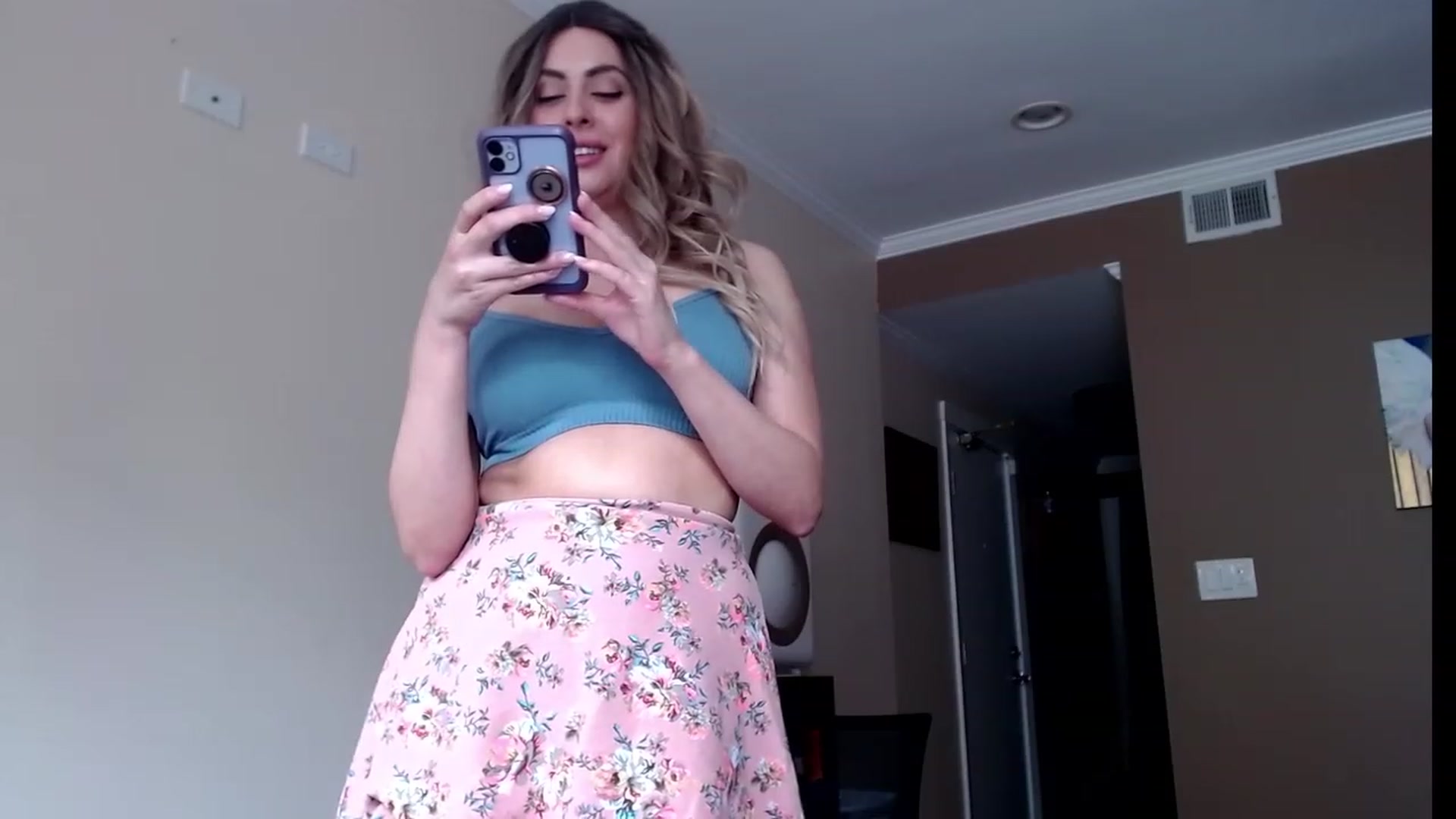 Gallery image thumbnail from VIX_SPY's myfreecams stream on, 10/06/2023, 19:13 image 3 of 20