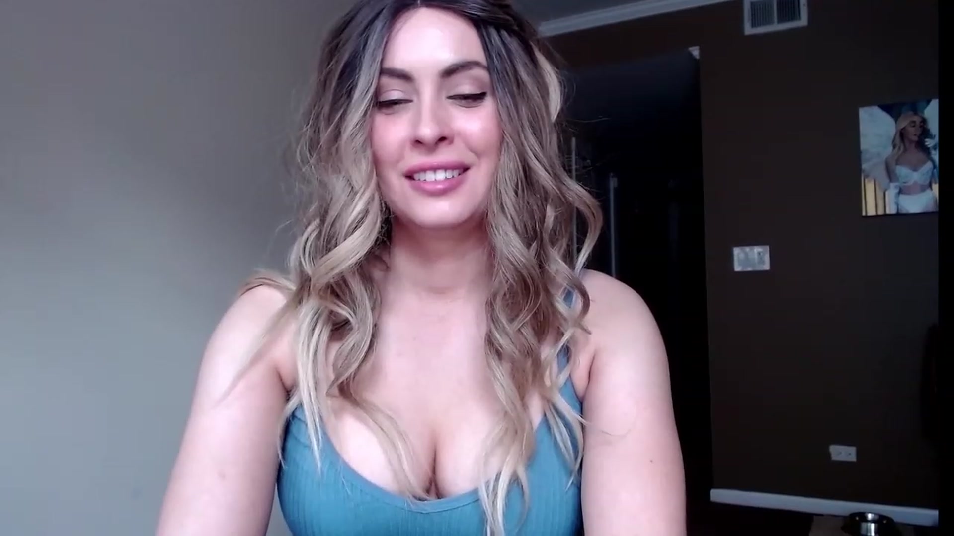 Gallery image thumbnail from VIX_SPY's myfreecams stream on, 10/06/2023, 19:13 image 5 of 20