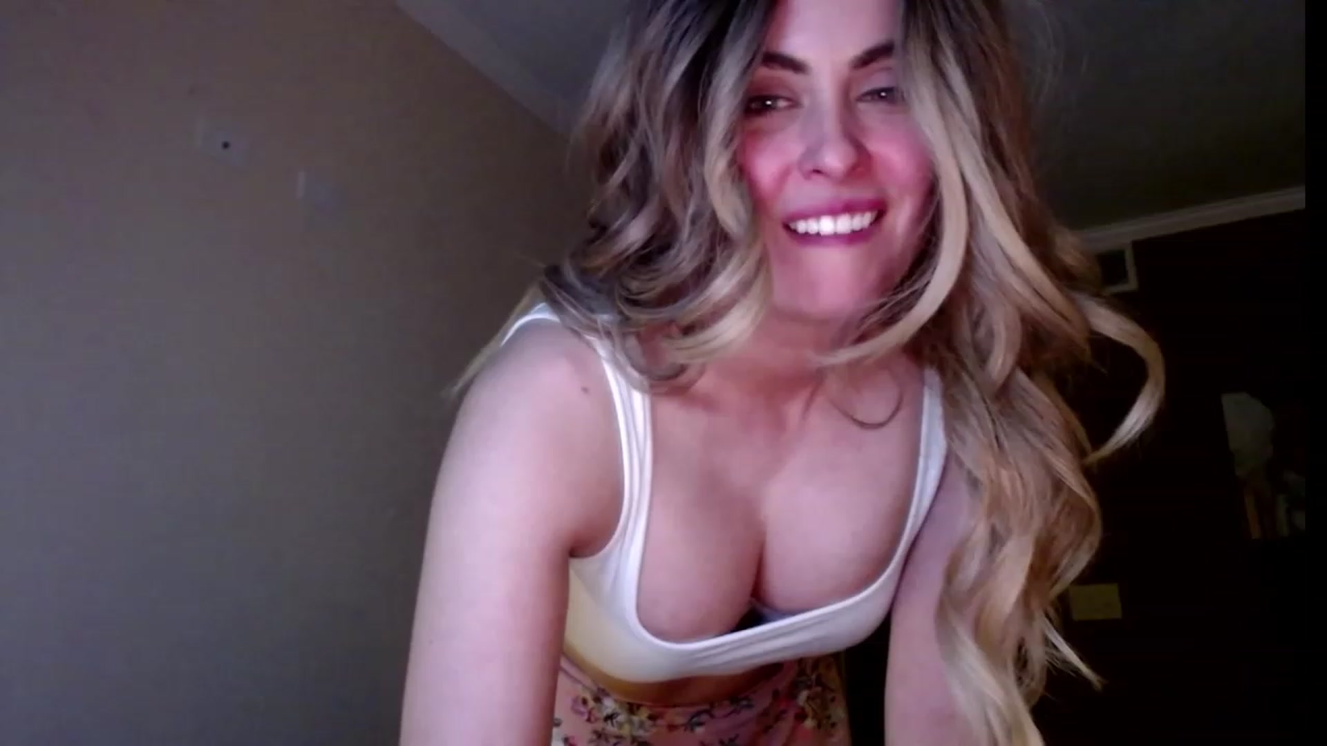 Gallery image thumbnail from VIX_SPY's myfreecams stream on, 10/07/2023, 04:14 image 13 of 20