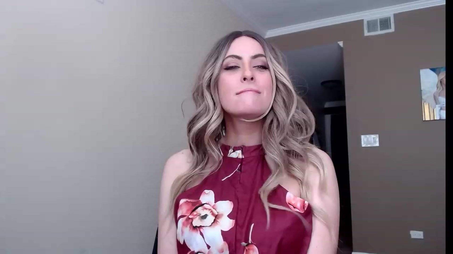 Gallery image thumbnail from VIX_SPY's myfreecams stream on, 10/07/2023, 19:15 image 19 of 20