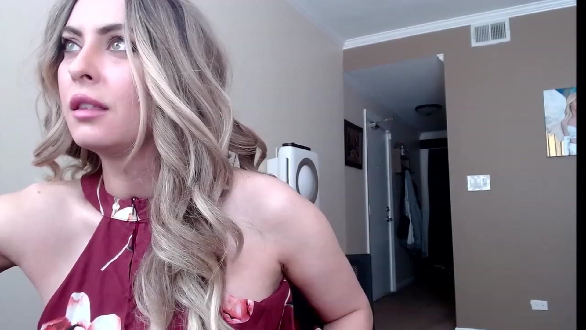 Gallery image thumbnail from VIX_SPY's myfreecams stream on, 10/07/2023, 19:15 image 17 of 20