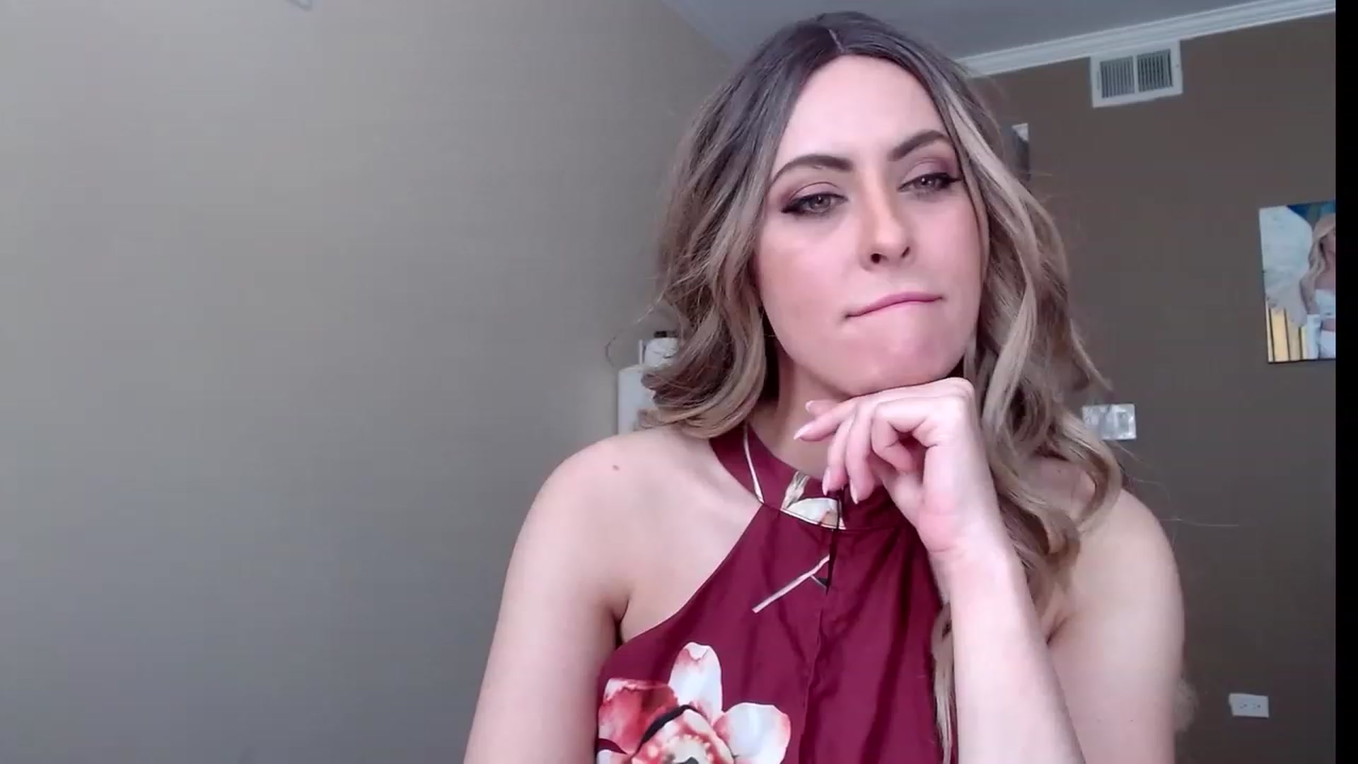 Gallery image thumbnail from VIX_SPY's myfreecams stream on, 10/07/2023, 19:15 image 12 of 20