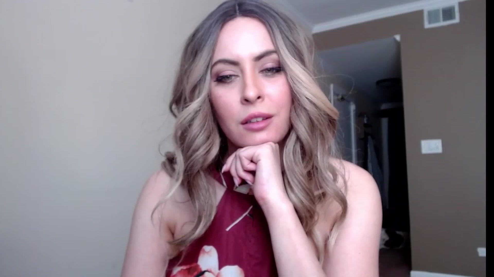 Gallery image thumbnail from VIX_SPY's myfreecams stream on, 10/07/2023, 20:13 image 19 of 20
