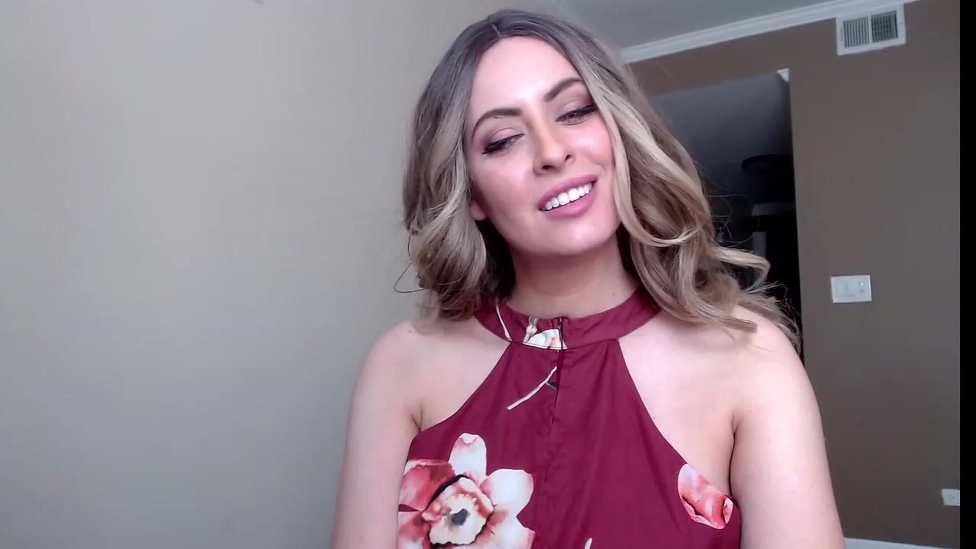 Gallery image thumbnail from VIX_SPY's myfreecams stream on, 10/07/2023, 20:13 image 17 of 20
