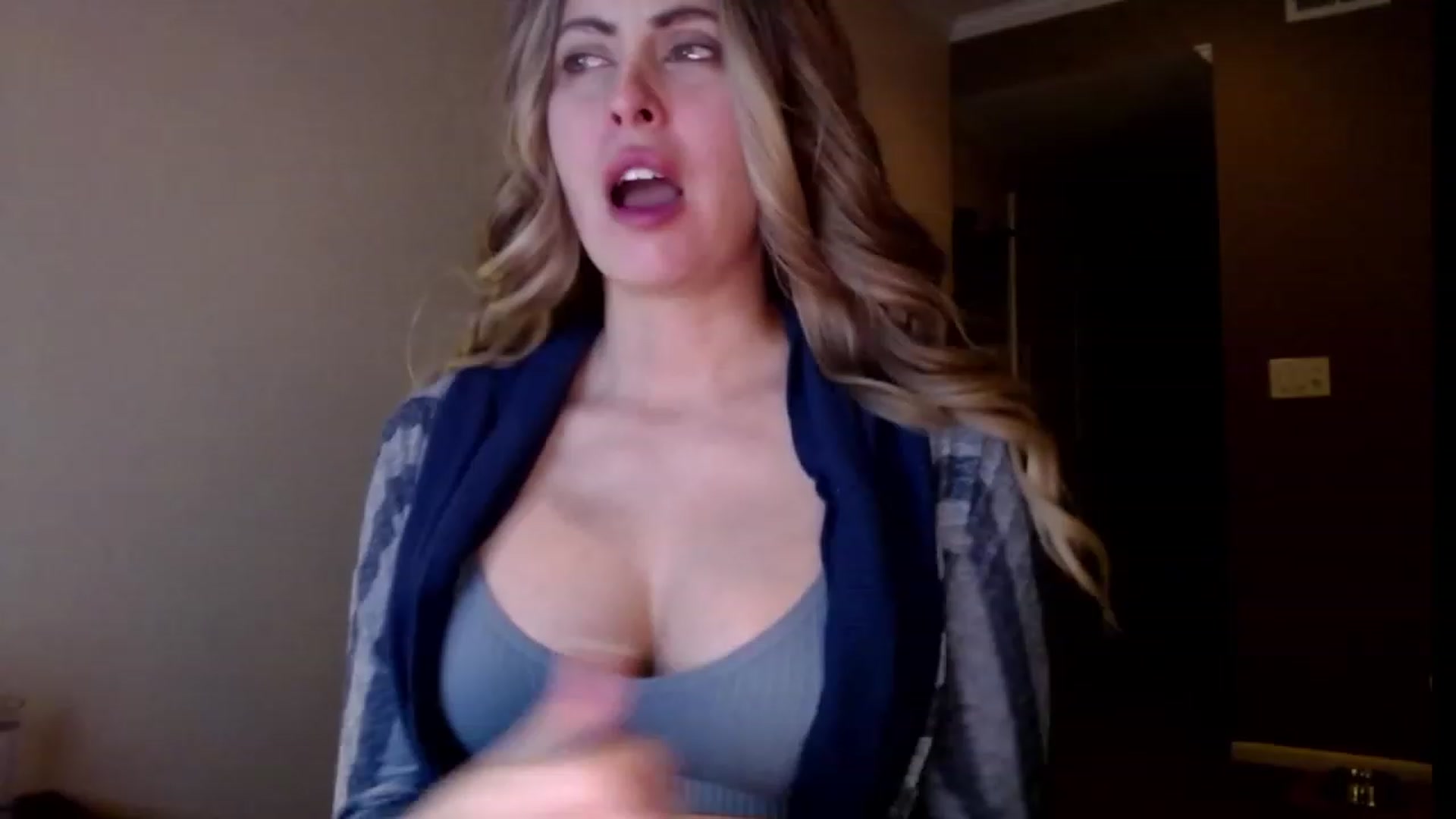 Gallery image thumbnail from VIX_SPY's myfreecams stream on, 10/17/2023, 05:07 image 8 of 20