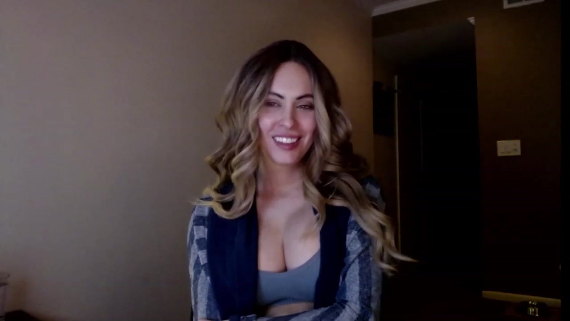 Gallery image thumbnail from VIX_SPY's myfreecams stream on, 10/17/2023, 05:07 image 10 of 20