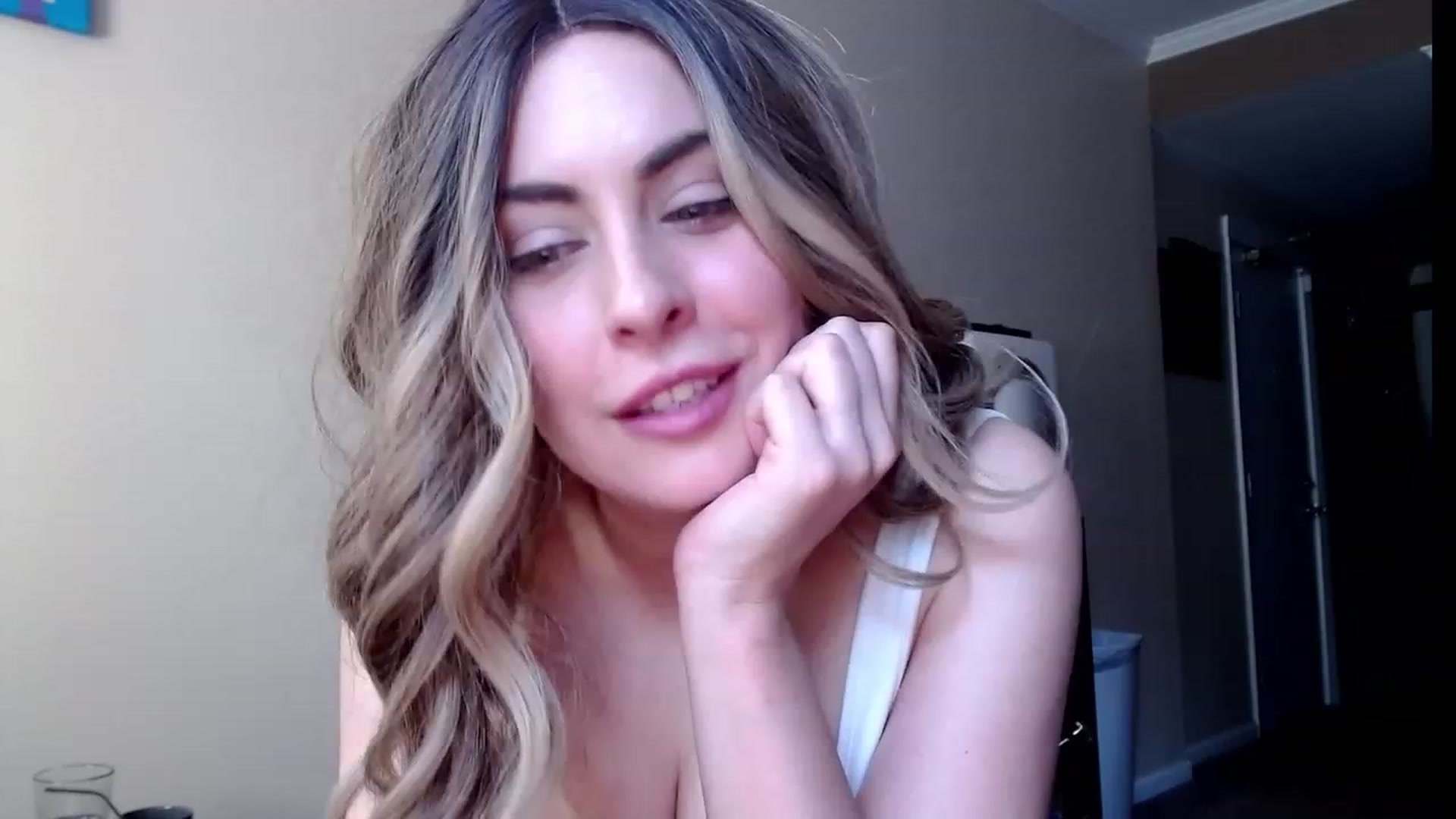 Gallery image thumbnail from VIX_SPY's myfreecams stream on, 10/24/2023, 19:07 image 19 of 20