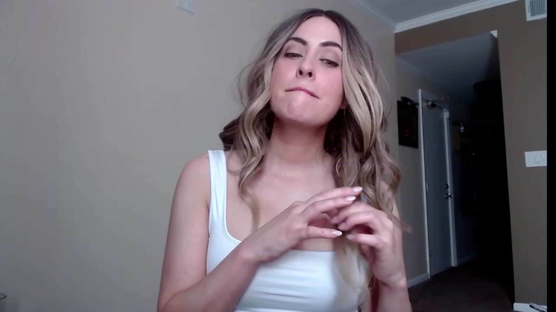 Gallery image thumbnail from VIX_SPY's myfreecams stream on, 10/24/2023, 19:07 image 6 of 20
