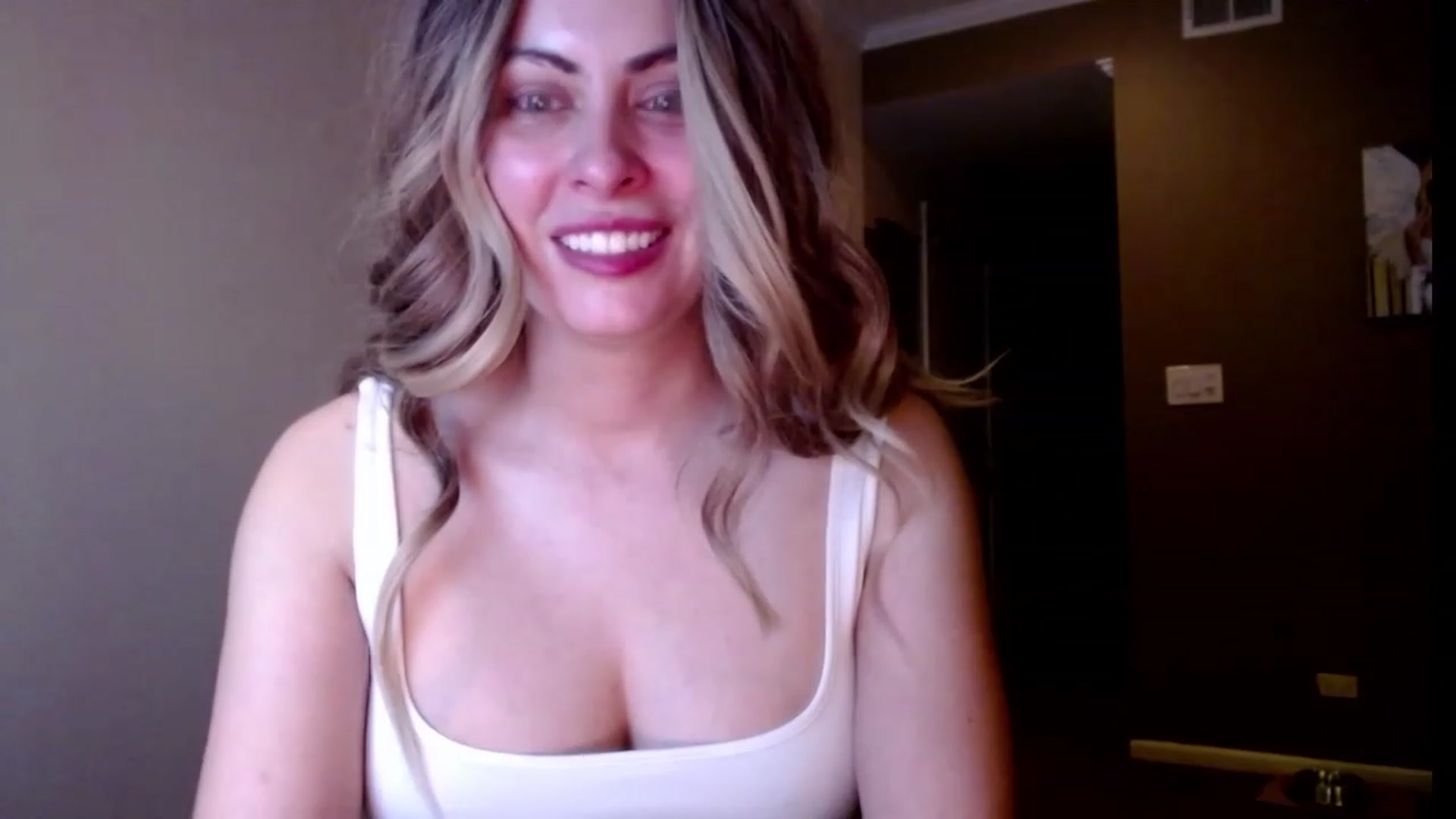 Gallery image thumbnail from VIX_SPY's myfreecams stream on, 10/25/2023, 05:04 image 8 of 20