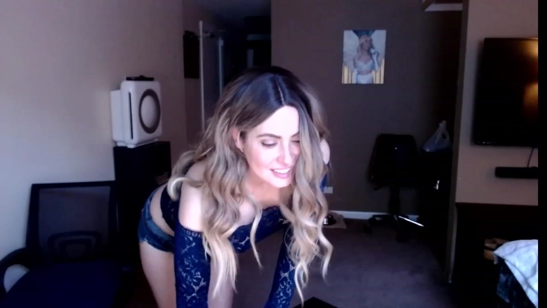 Gallery image thumbnail from VIX_SPY's myfreecams stream on, 11/09/2023, 21:44 image 13 of 20