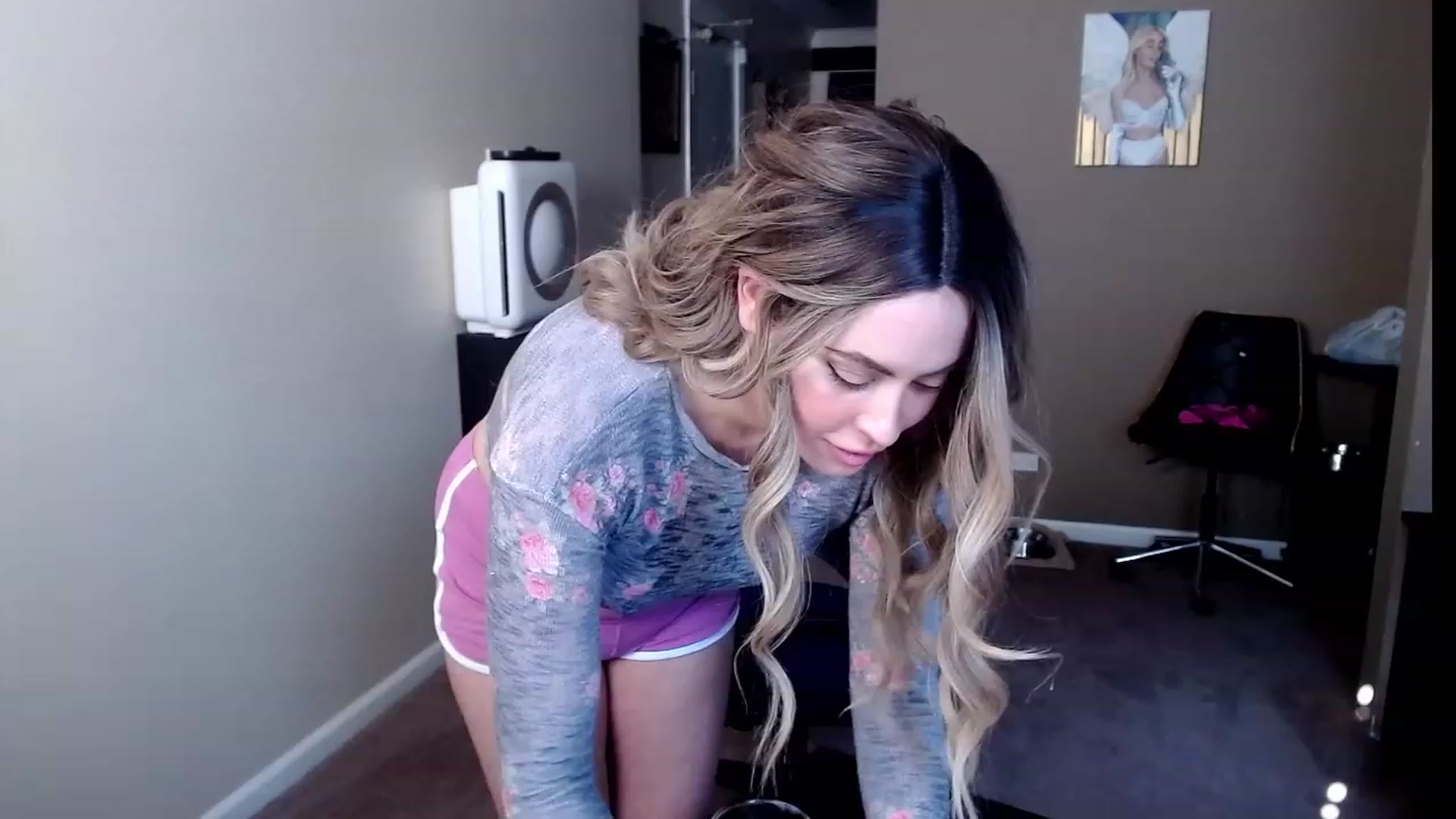 Gallery image thumbnail from VIX_SPY's myfreecams stream on, 11/11/2023, 19:05 image 15 of 20