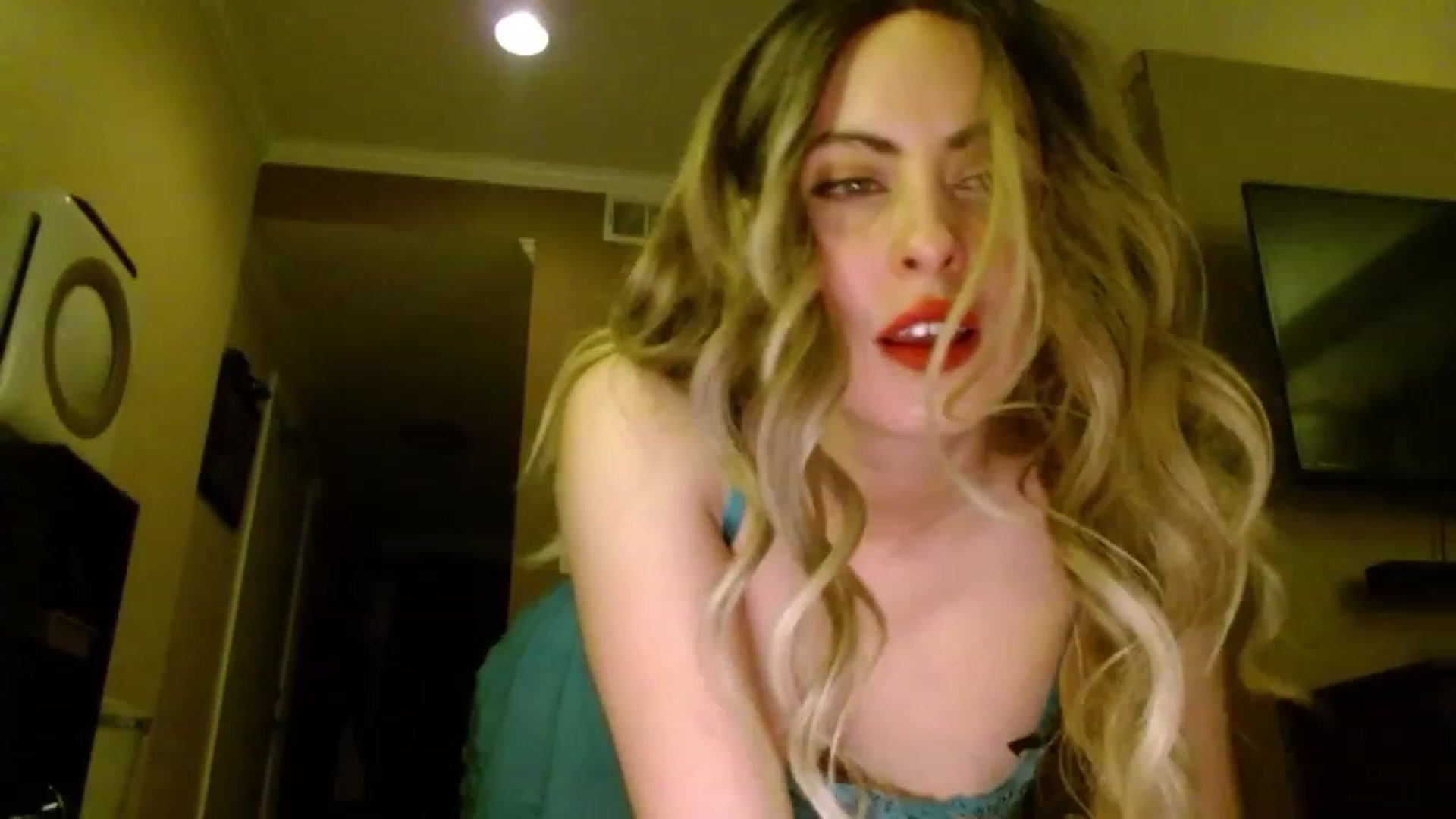 Gallery image thumbnail from VIX_SPY's myfreecams stream on, 11/27/2023, 05:58 image 12 of 20