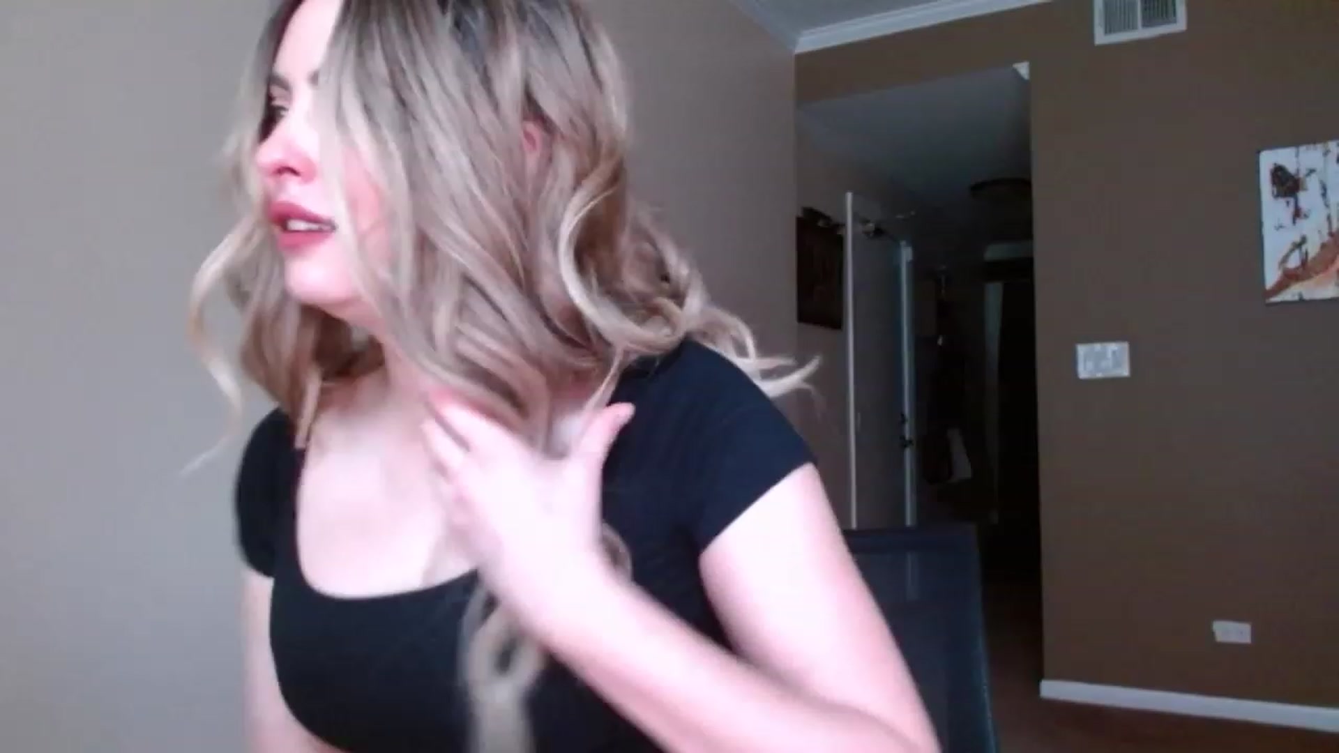 Gallery image thumbnail from VIX_SPY's myfreecams stream on, 11/27/2023, 22:08 image 8 of 20