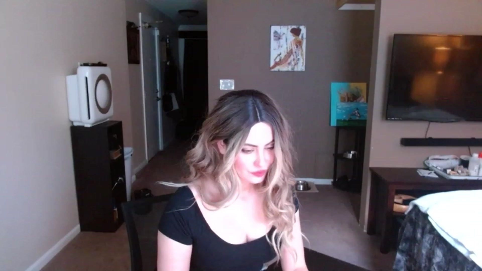 Gallery image thumbnail from VIX_SPY's myfreecams stream on, 11/27/2023, 22:08 image 7 of 20