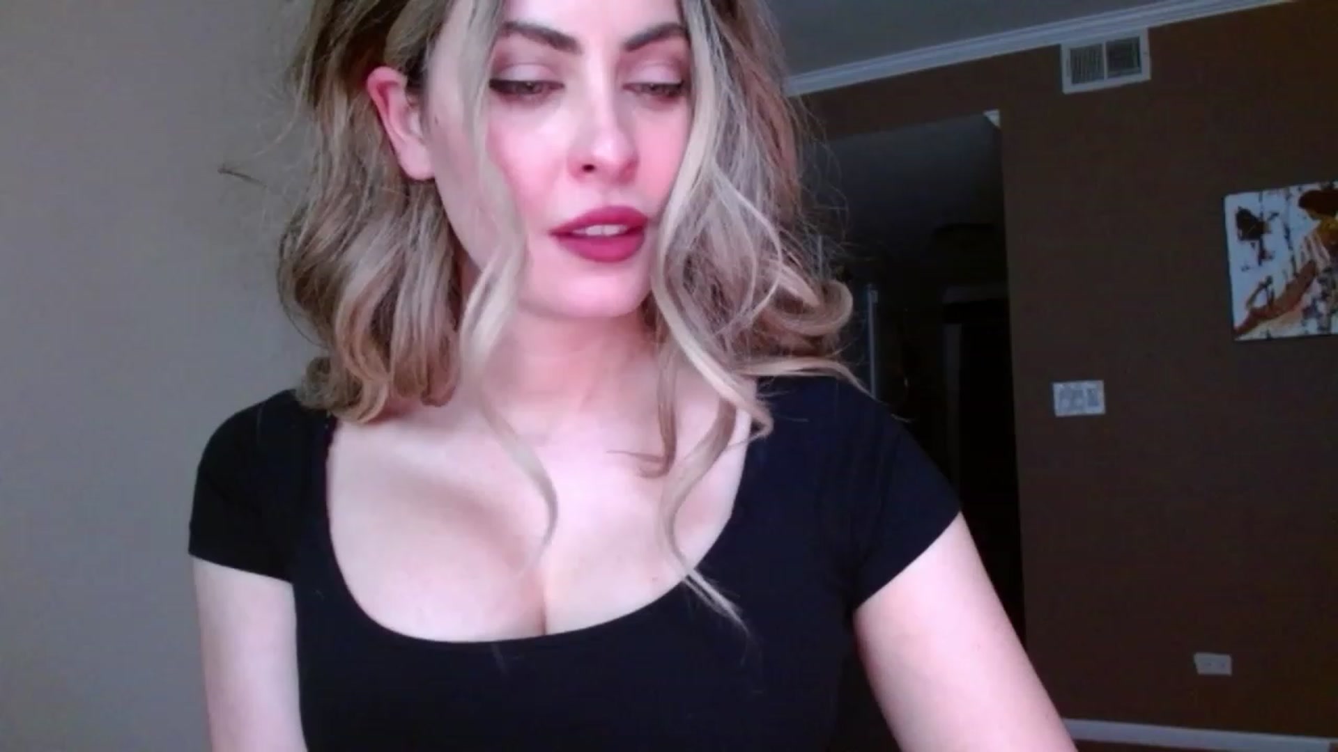 Gallery image thumbnail from VIX_SPY's myfreecams stream on, 11/27/2023, 22:08 image 11 of 20