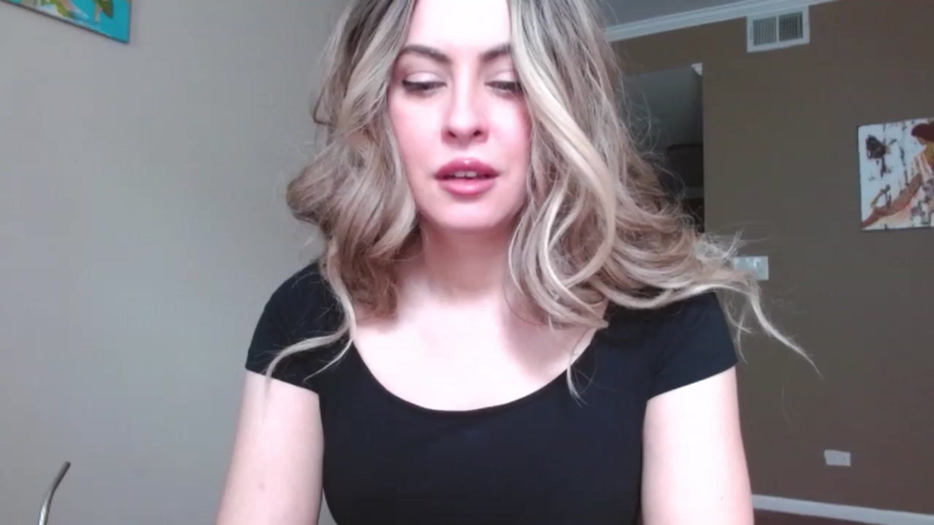 Gallery image thumbnail from VIX_SPY's myfreecams stream on, 11/30/2023, 19:34 image 17 of 20