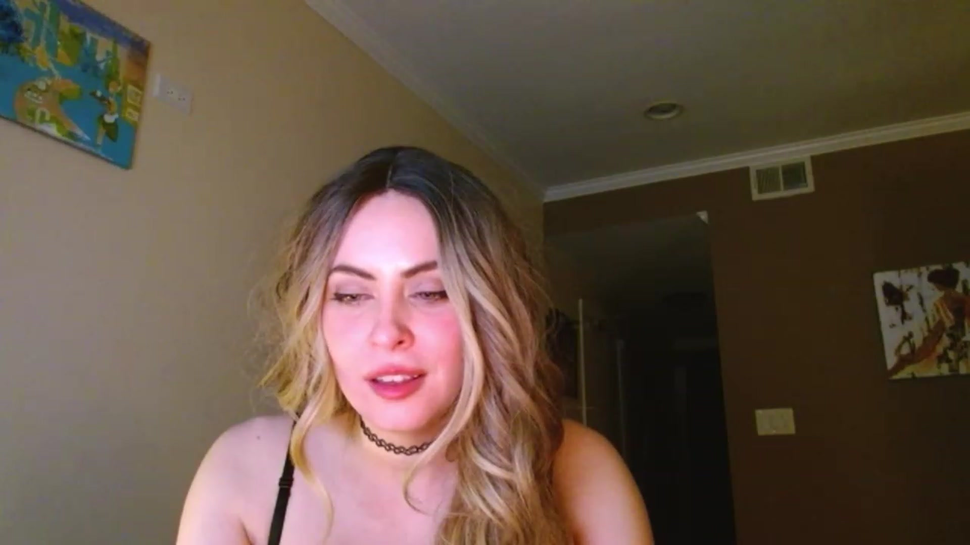 Gallery image thumbnail from VIX_SPY's myfreecams stream on, 12/01/2023, 05:31 image 12 of 20