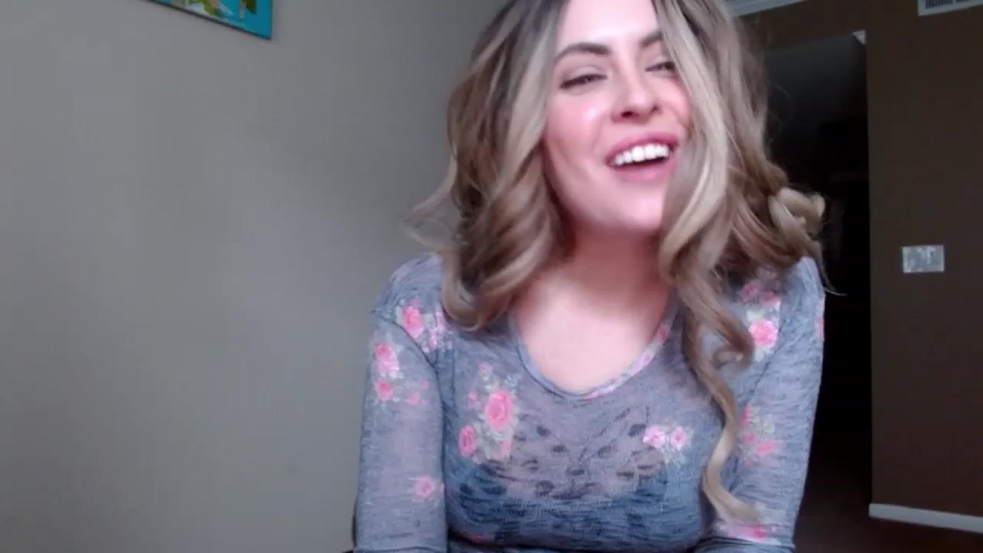 Gallery image thumbnail from VIX_SPY's myfreecams stream on, 12/08/2023, 19:25 image 18 of 20