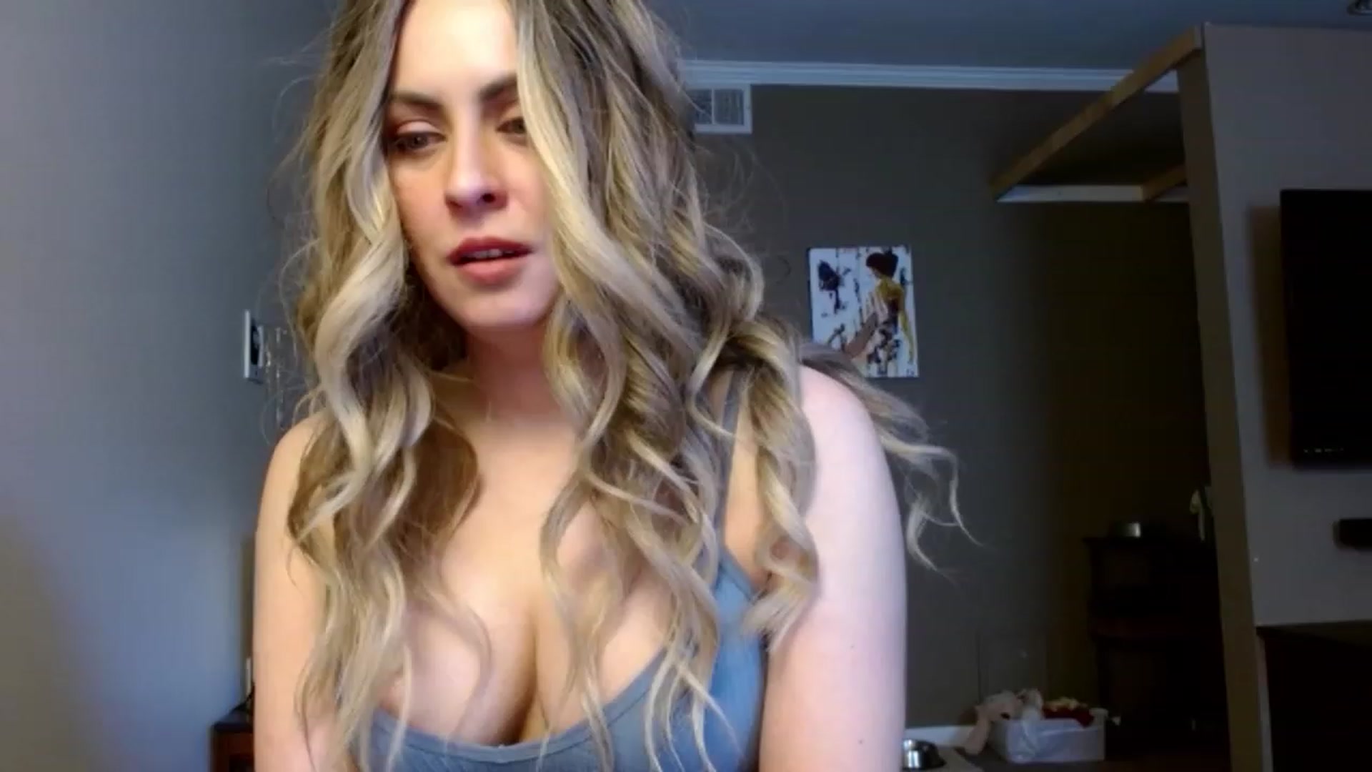 Gallery image thumbnail from VIX_SPY's myfreecams stream on, 12/12/2023, 18:57 image 20 of 20