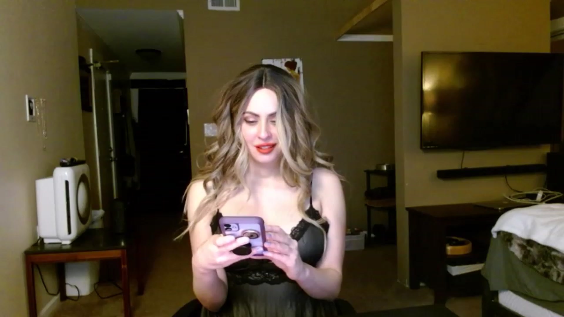 Gallery image thumbnail from VIX_SPY's myfreecams stream on, 12/13/2023, 04:30 image 8 of 20