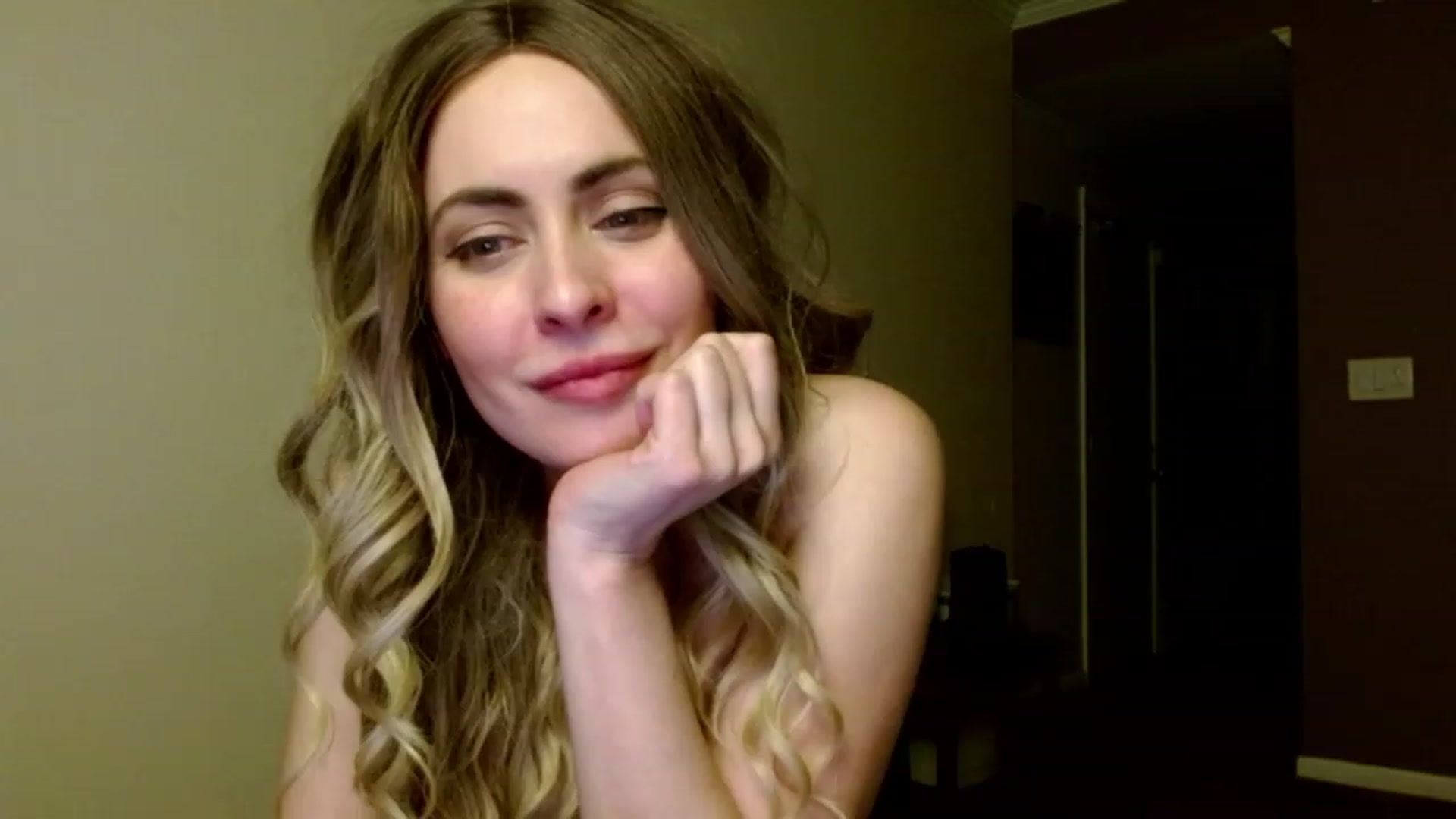Gallery image thumbnail from VIX_SPY's myfreecams stream on, 12/27/2023, 04:18 image 17 of 20