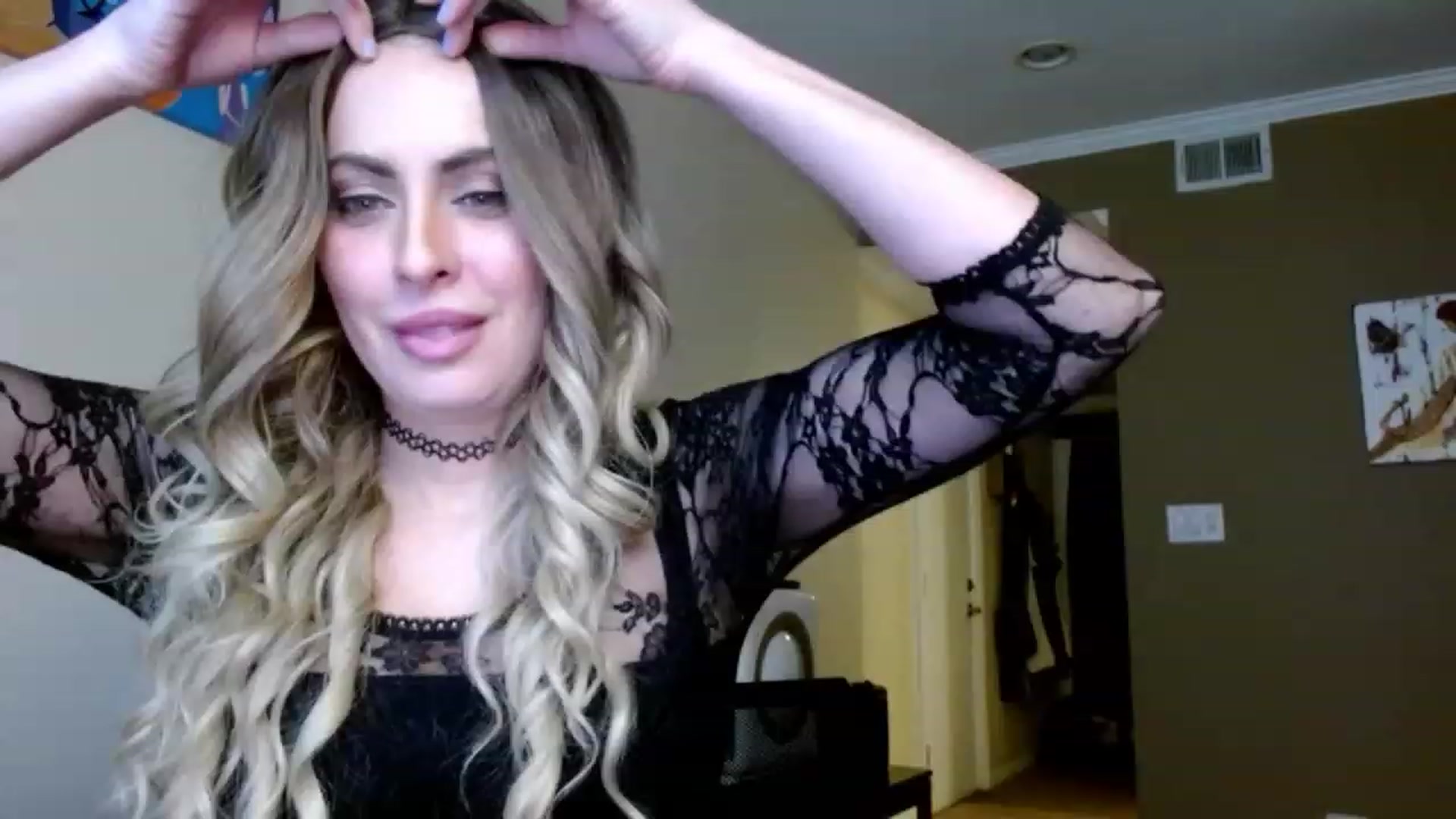 Gallery image thumbnail from VIX_SPY's myfreecams stream on, 12/29/2023, 21:15 image 11 of 20