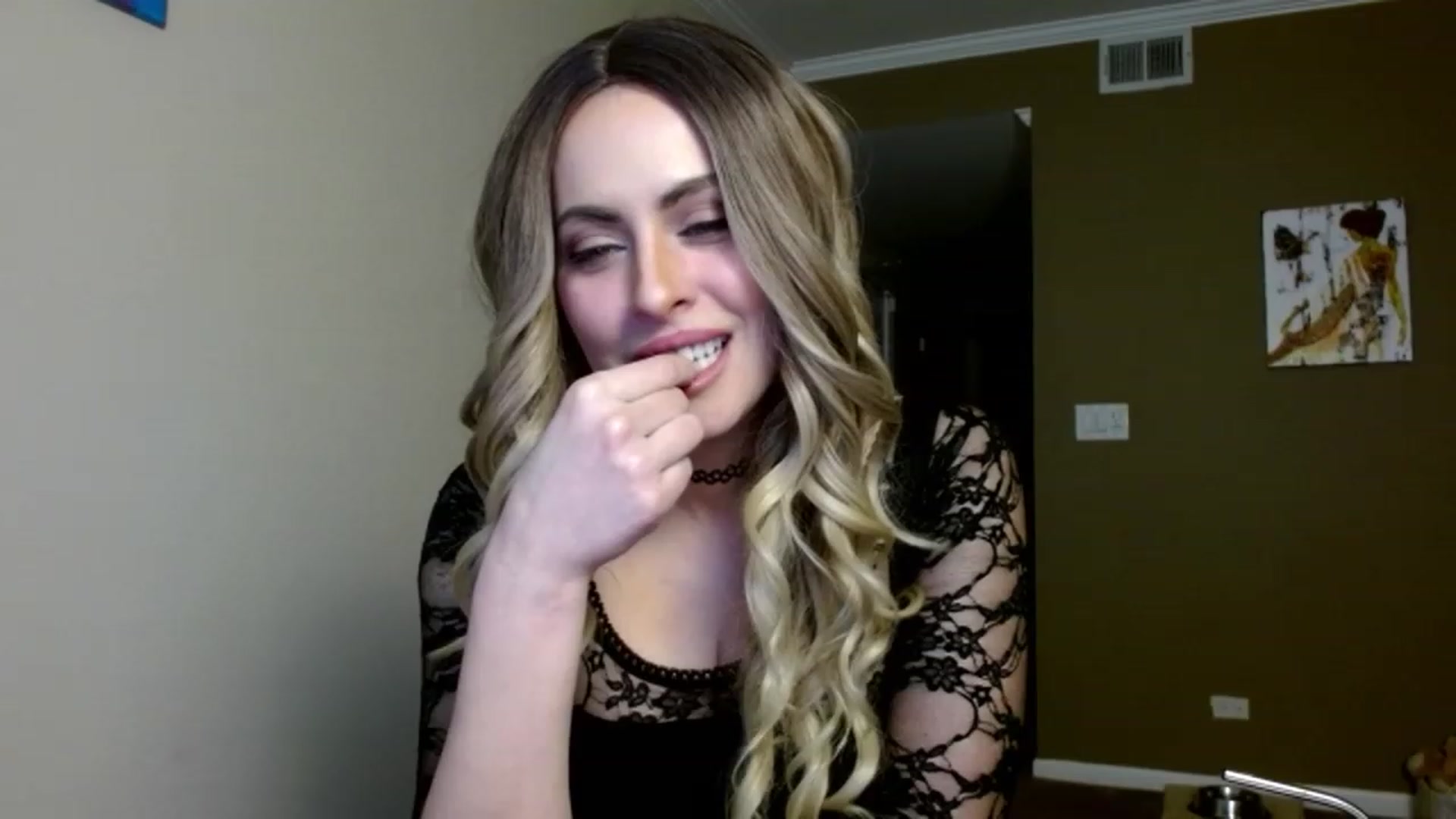 Gallery image thumbnail from VIX_SPY's myfreecams stream on, 12/29/2023, 21:15 image 2 of 20
