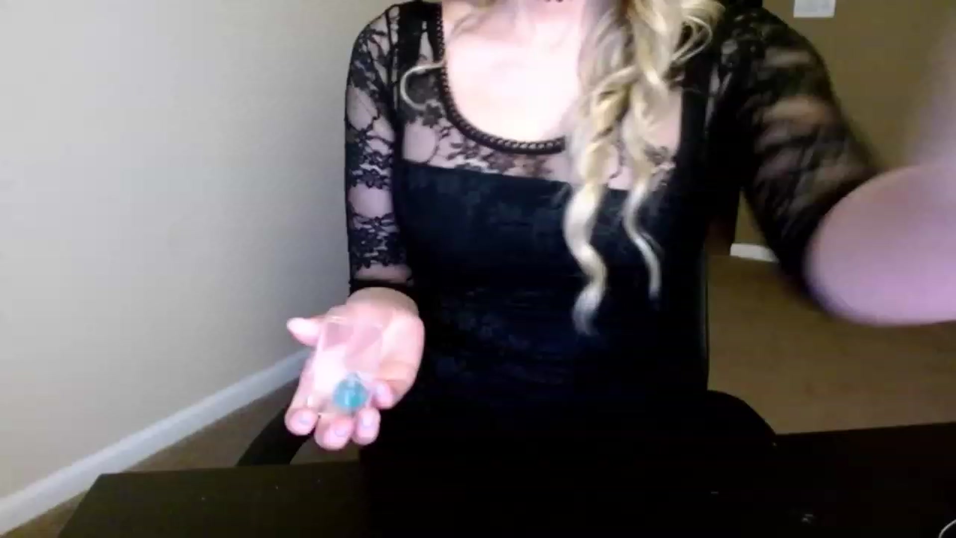 Gallery image thumbnail from VIX_SPY's myfreecams stream on, 12/29/2023, 21:15 image 19 of 20