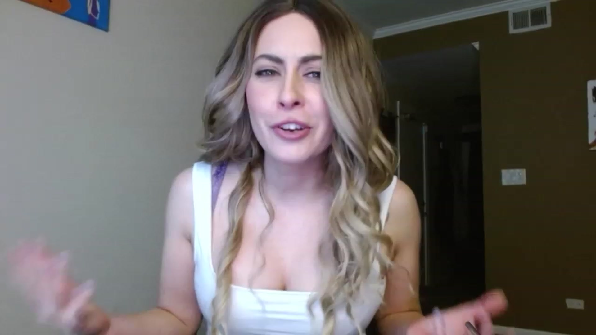 Gallery image thumbnail from VIX_SPY's myfreecams stream on, 01/09/2024, 21:26 image 4 of 20