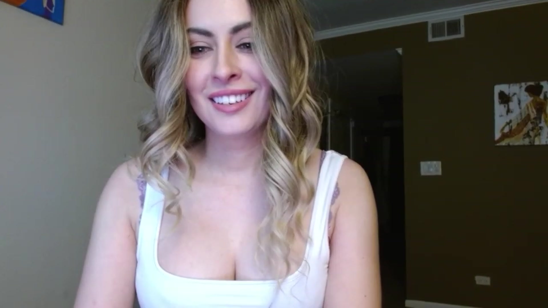 Gallery image thumbnail from VIX_SPY's myfreecams stream on, 01/09/2024, 21:26 image 9 of 20