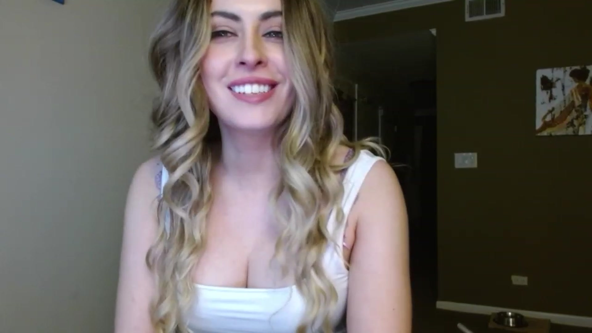 Gallery image thumbnail from VIX_SPY's myfreecams stream on, 01/09/2024, 21:26 image 13 of 20