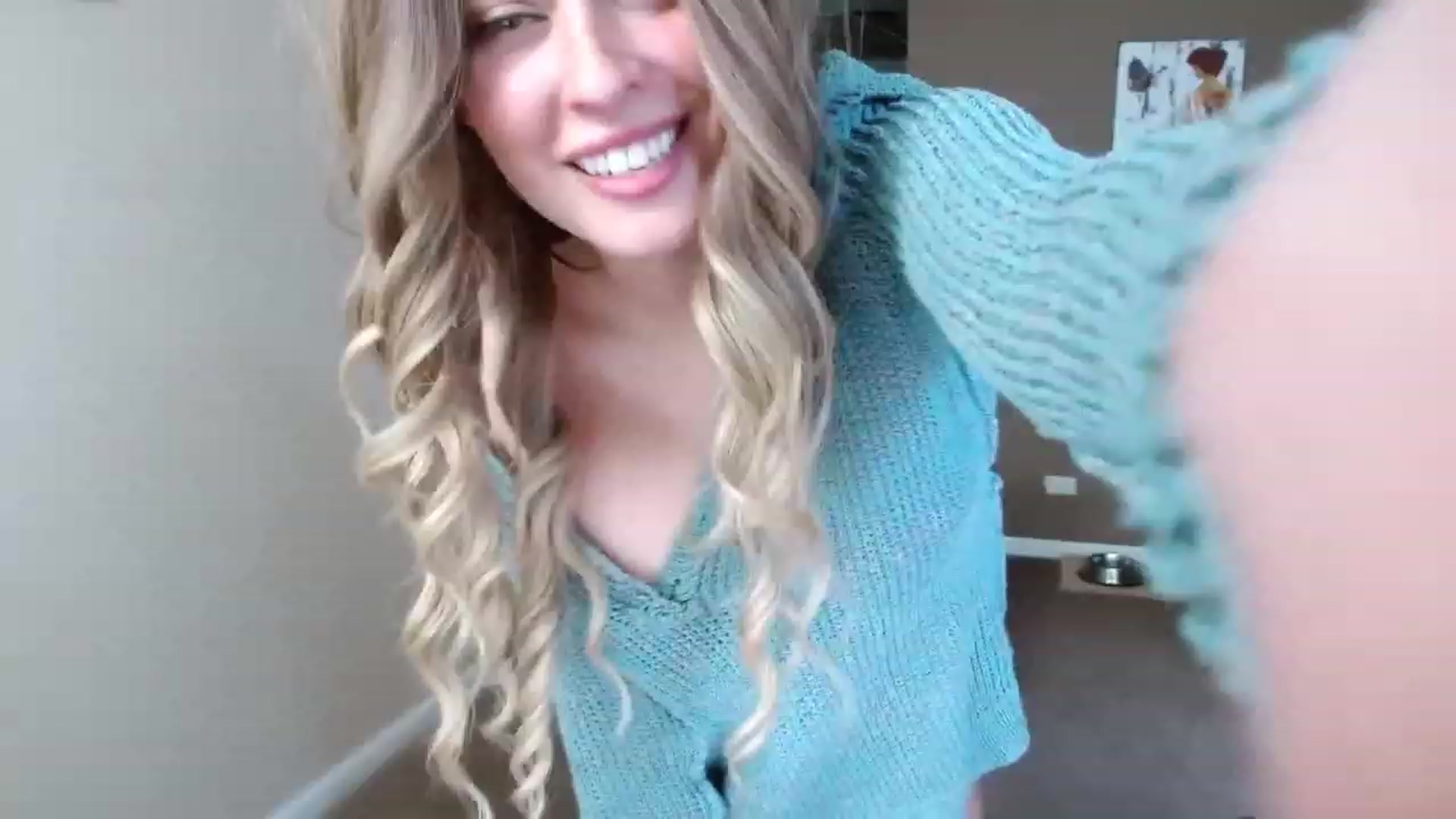 Gallery image thumbnail from VIX_SPY's myfreecams stream on, 01/17/2024, 20:01 image 17 of 20