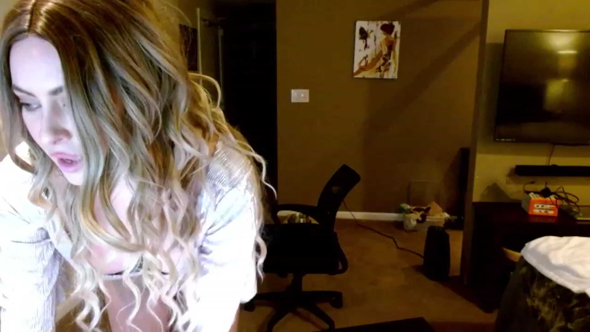 Gallery image thumbnail from VIX_SPY's myfreecams stream on, 01/25/2024, 24:01 image 15 of 20