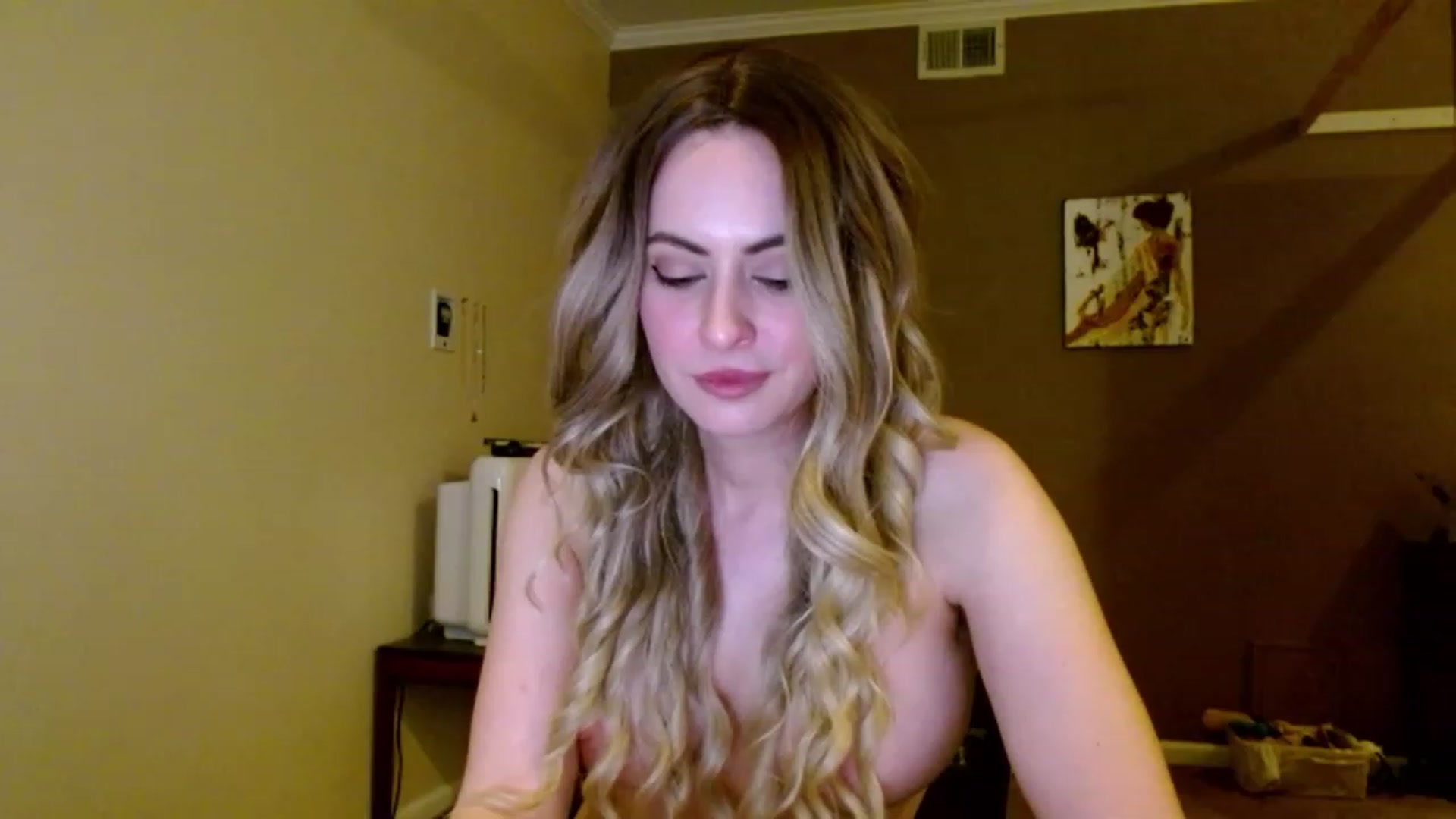 Gallery image thumbnail from VIX_SPY's myfreecams stream on, 01/31/2024, 01:58 image 10 of 20